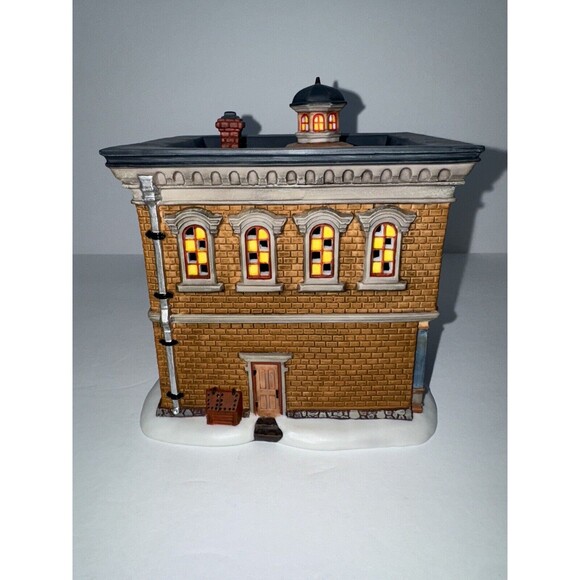 Department 56 “Drummond Bank”  New England Village Retired Christmas 56.56667 - Picture 4 of 10